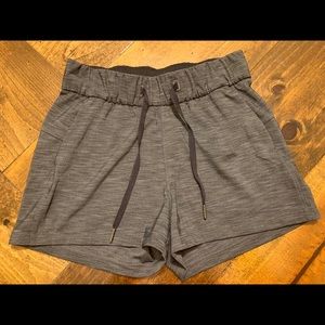 Lululemon On the Fly Shorts size 2